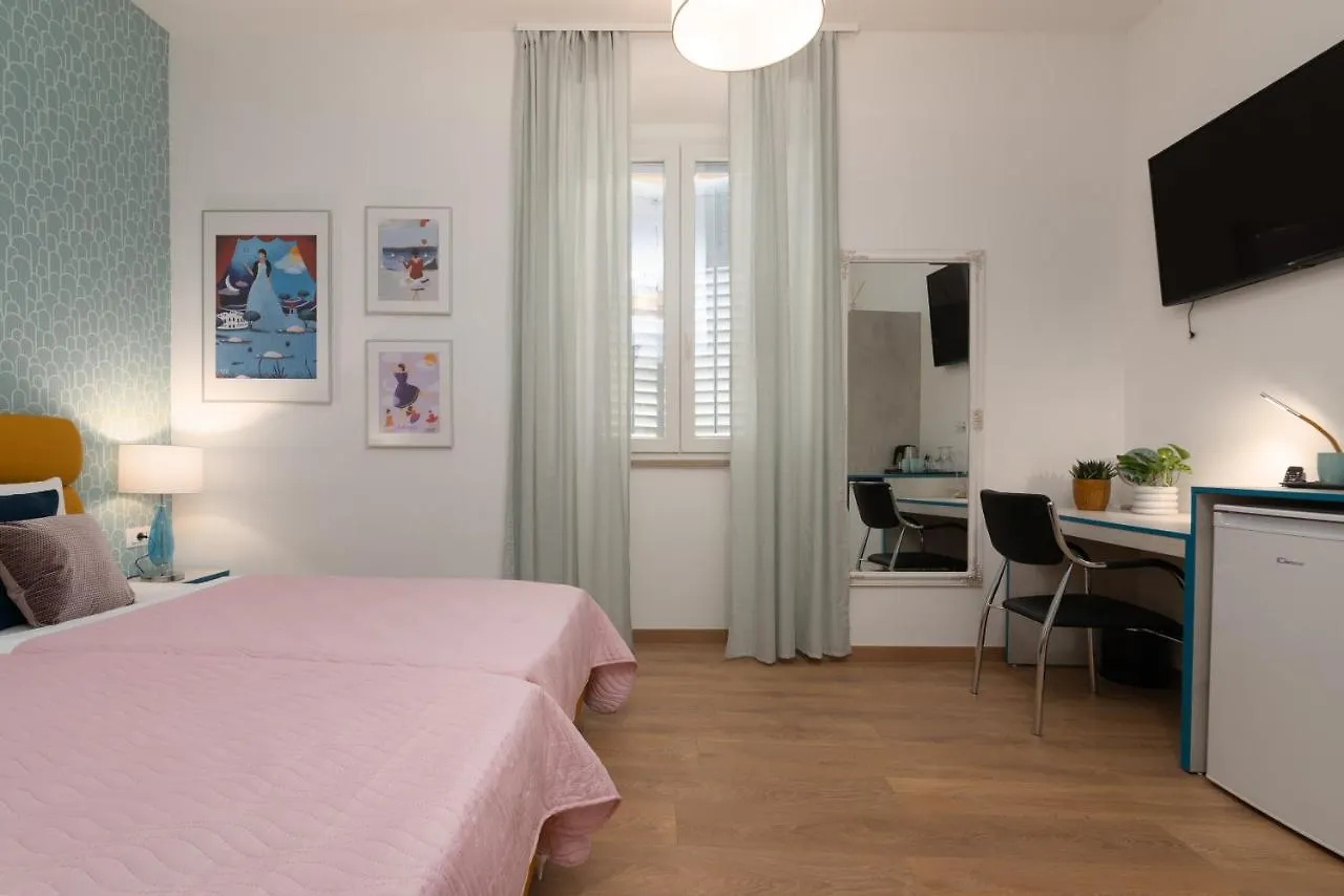 Polesana Rooms Pula 2*,  Chorvatsko