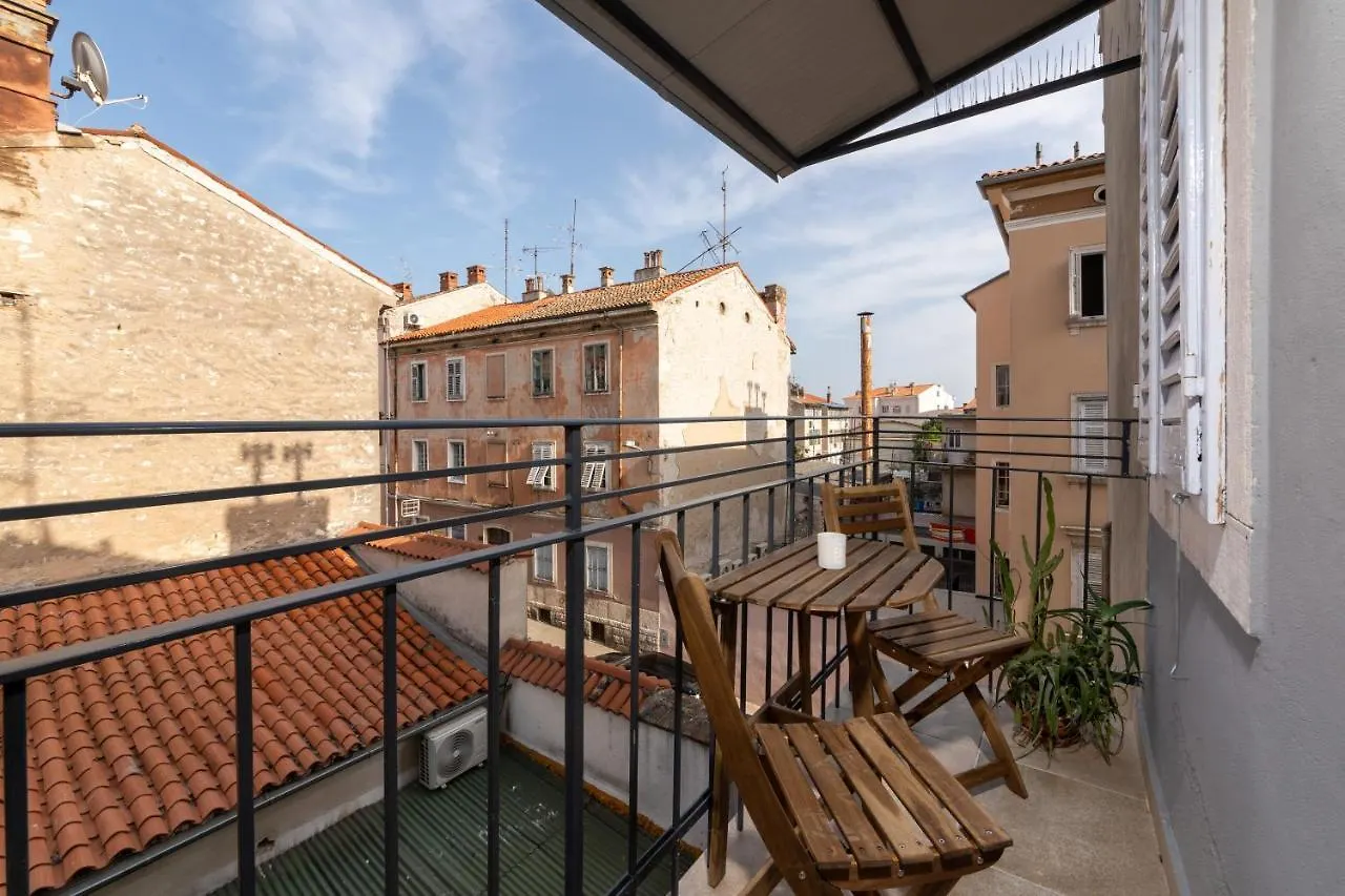 Polesana Rooms Pula 2*,  Croatia