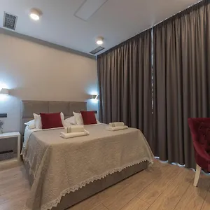 Sky & Sun Luxury With Private Parking In The Garage krevet i doručak